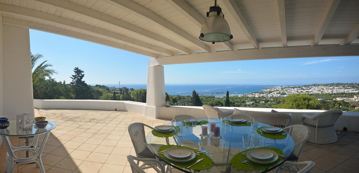 Terrazza attrezzata vista mare  